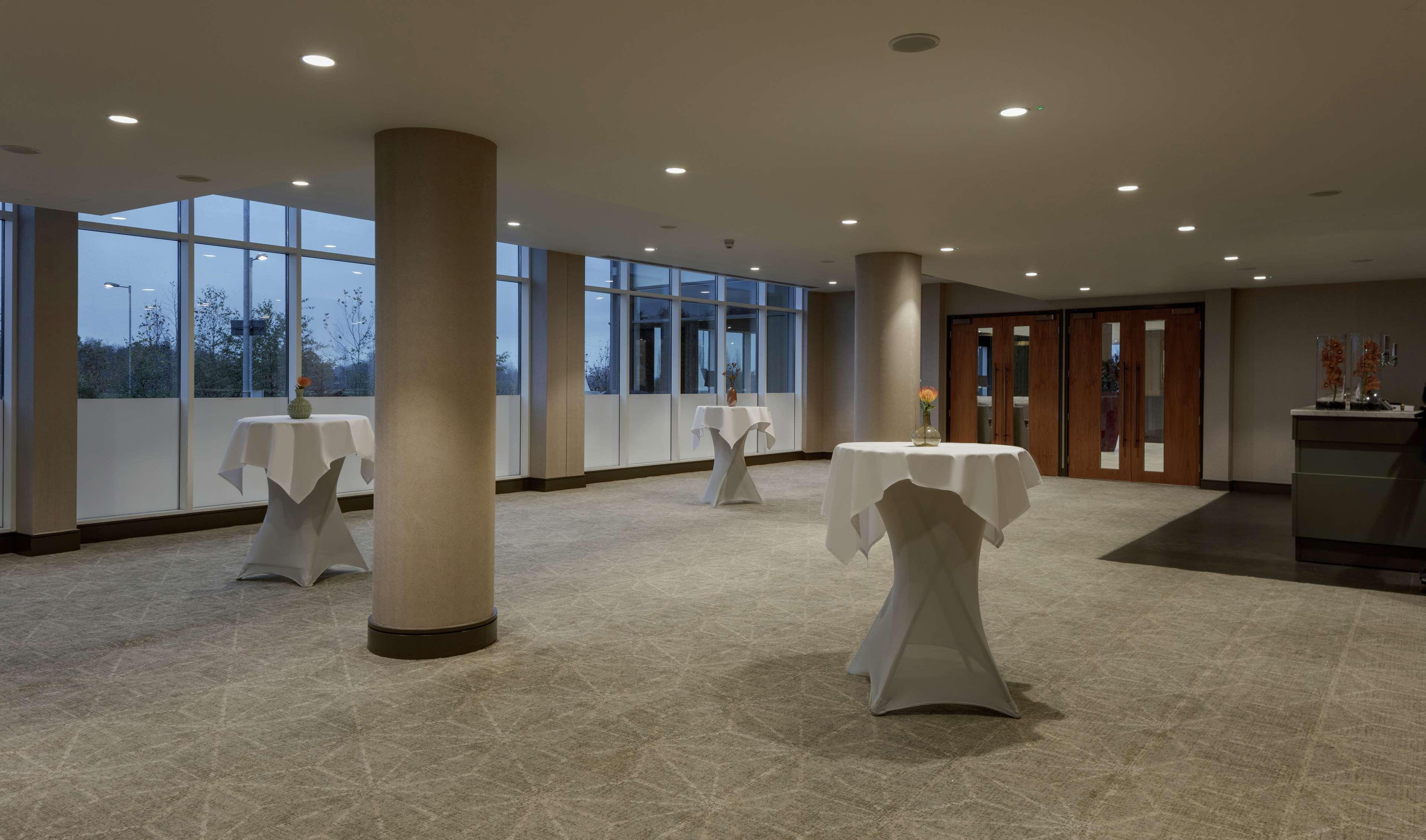 Отель Hilton Southampton - Utilita Bowl Экстерьер фото