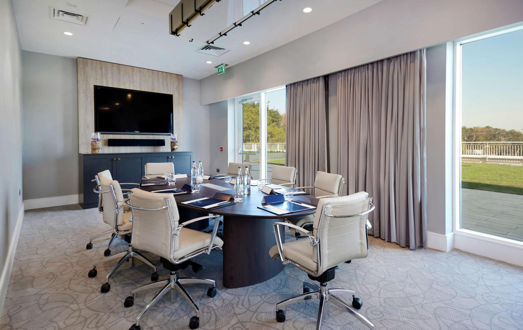 Отель Hilton Southampton - Utilita Bowl Экстерьер фото